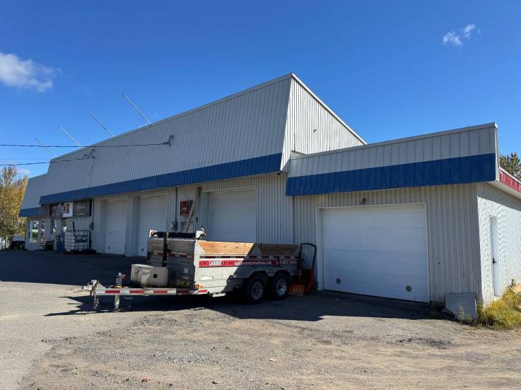 Bâtiment commercial à vendre - Saint-Ferréol-les-Neiges, Charlevoix (SFN011)